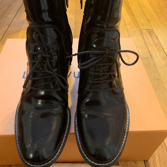 LOUIS VUITTON REPUBLIC BOOTS - Picture 8 of 13